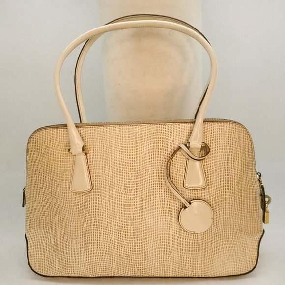 AUTHENTIC Salvatore Ferragamo Gancio Cream Shoulder Bag - Picture 3 of 13